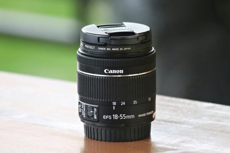 selecting ideal beginner camera lens